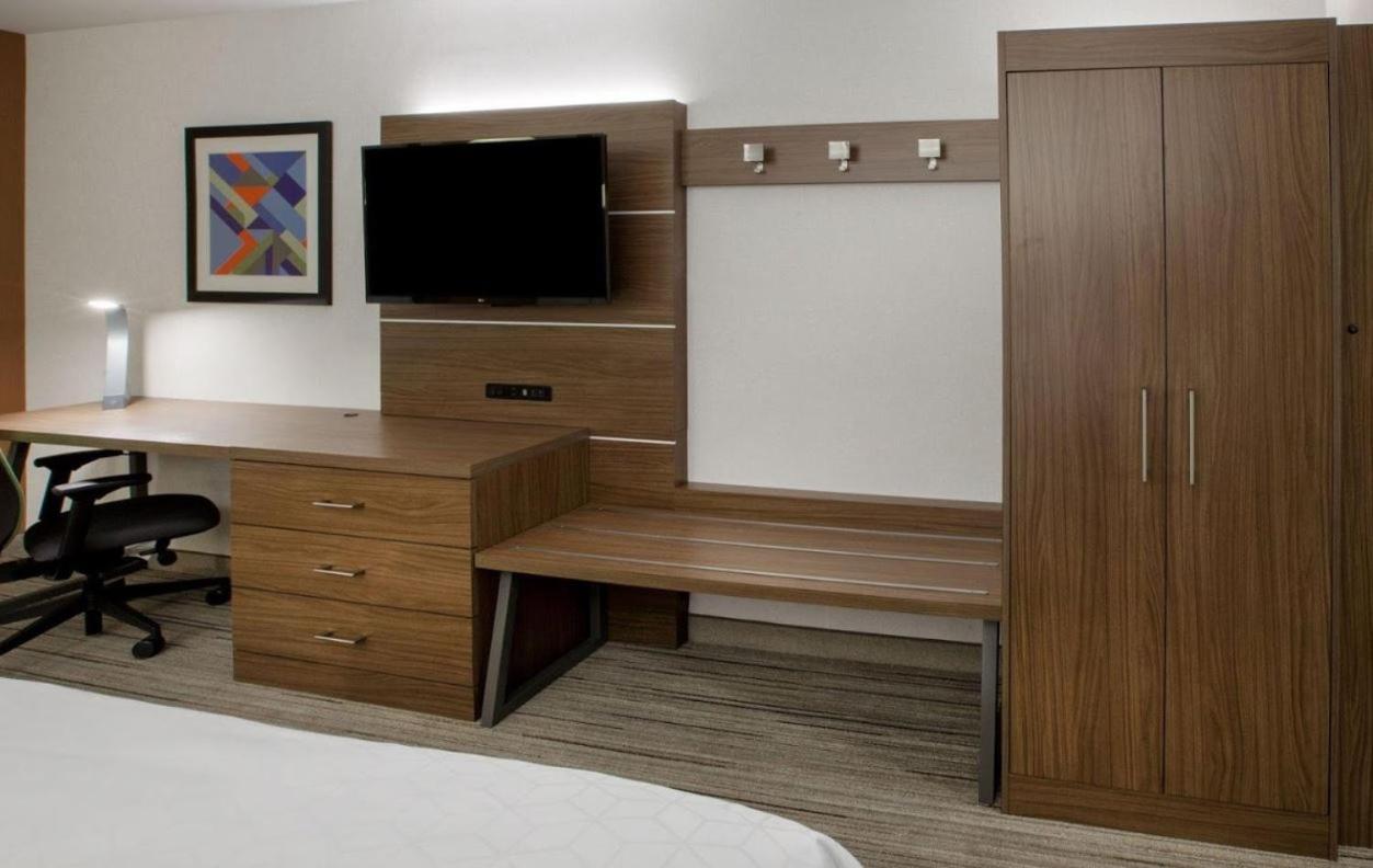 לוס אנג'לס Holiday Inn Express Hotel & Suites Woodland Hills By Ihg מראה חיצוני תמונה