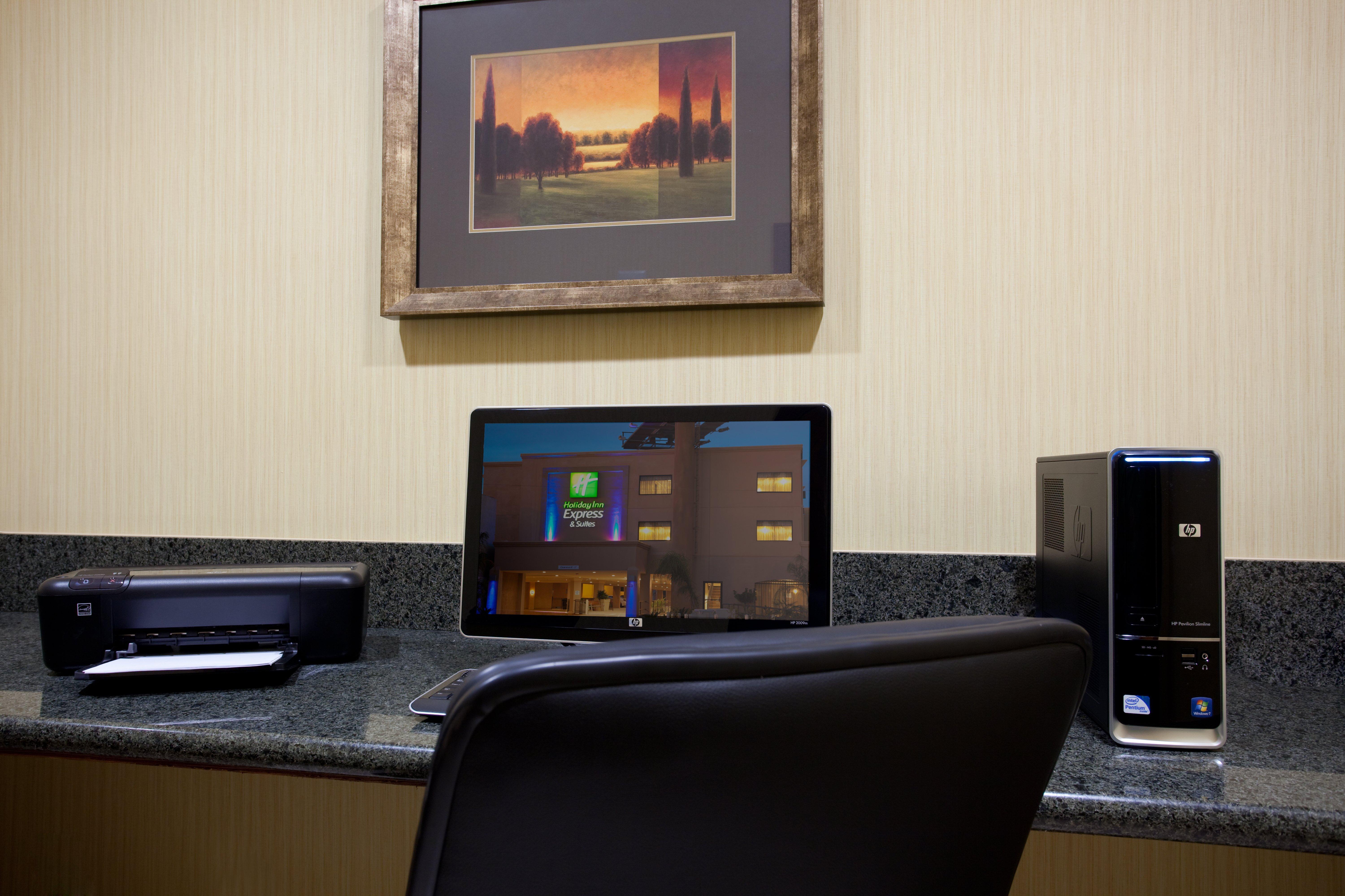 לוס אנג'לס Holiday Inn Express Hotel & Suites Woodland Hills By Ihg מראה חיצוני תמונה